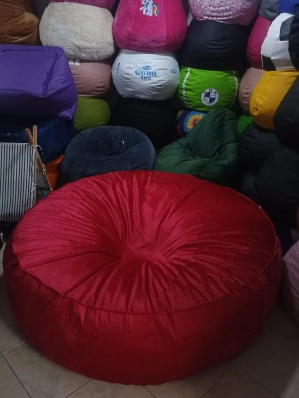 Puff Dona Shekina – vista frontal