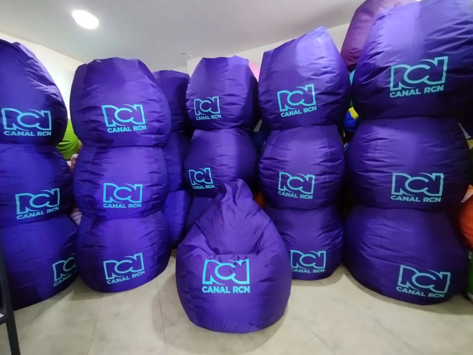 Puff Corporativo Personalizado 9 — puff corporativo personalizado