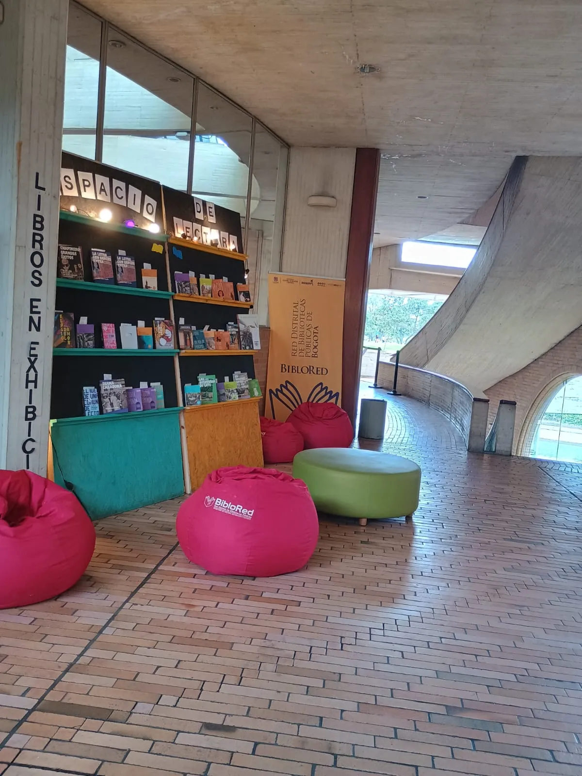 Shekina Exterior — vista de colección